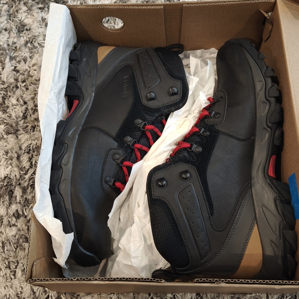 Columbia Black and Red Men's Boots size 12